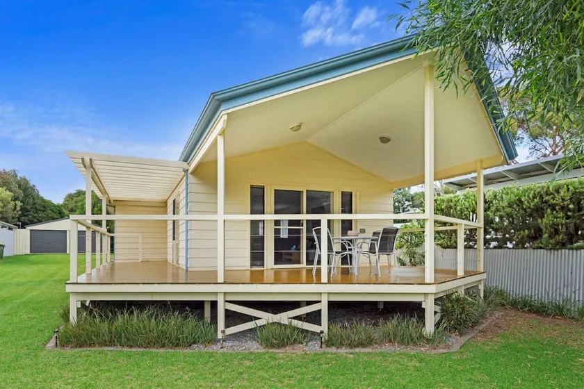 Dolphin Drift 29 Dolphin Avenue - Image 1