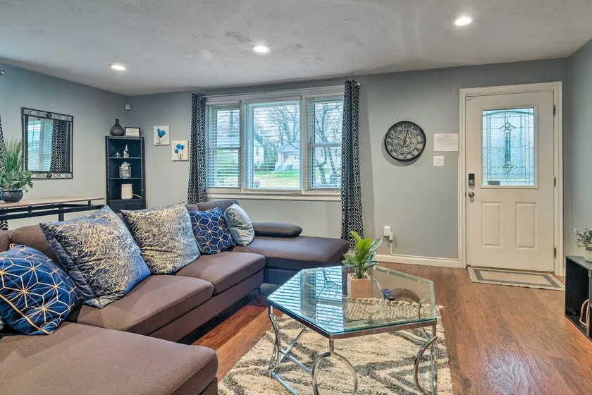 Spacious Fort Washington Home Near National Mall - Image 1