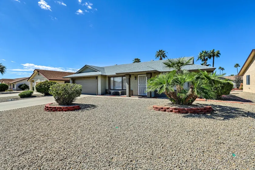 < 1 Mi to Golf: Home w/ Screened Porch in Sun City - Image 1