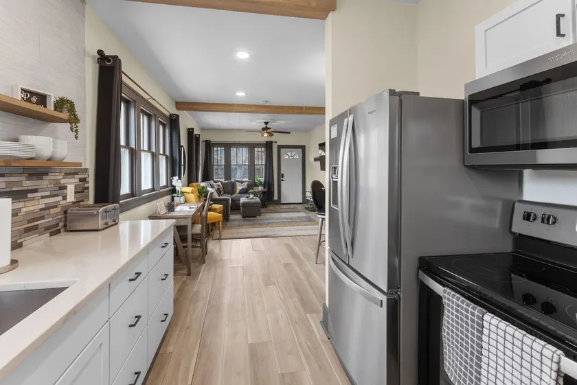 Blue Haven | 2 bed 1 bath | 5 mins to Sanford - Image 1