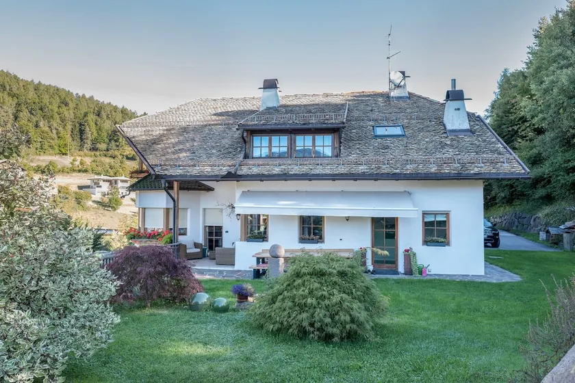 Lotschenhof Ferienwohnung Tulpe mit Bergblick, Garten und WLAN - Image 1