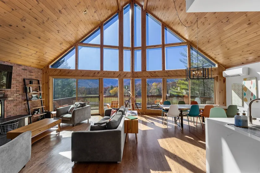Window wall w/ views, Hot Tub, 4mn from Hunter Mtn - Image 1