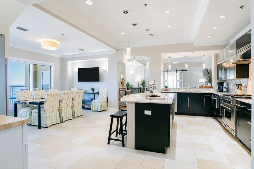 Gorgeous Two Story Penthouse Condo in Orange Beach - Image 1