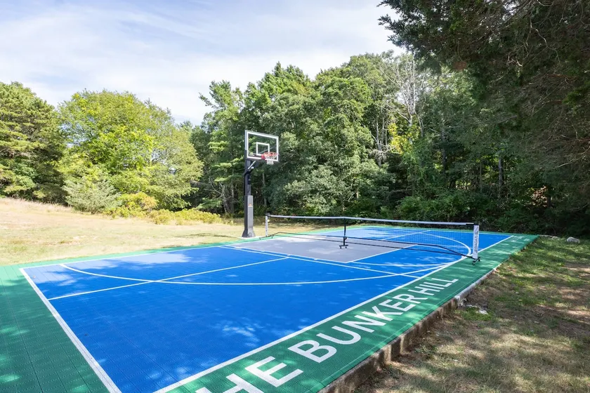 Private Pickleball Court, Walk to Hen Cove - Image 1