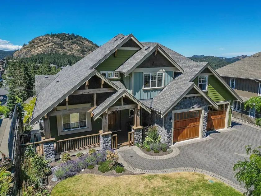 Mount Finlayson View Villa by EMR Vacation Rentals - Image 1