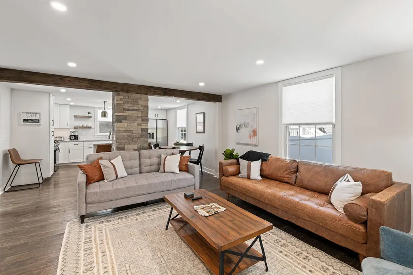 Mont G | 30 + Day Rental | Walk Downtown - Image 1