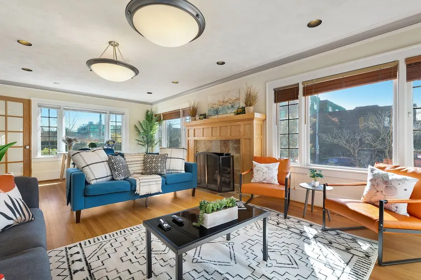 Spacious 4BR Capitol Hill Home + Free Parking! - Image 1
