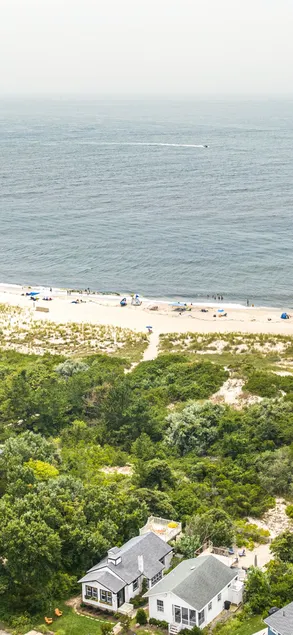Beautiful oceanfront cottage, year-round getaway - Image 1