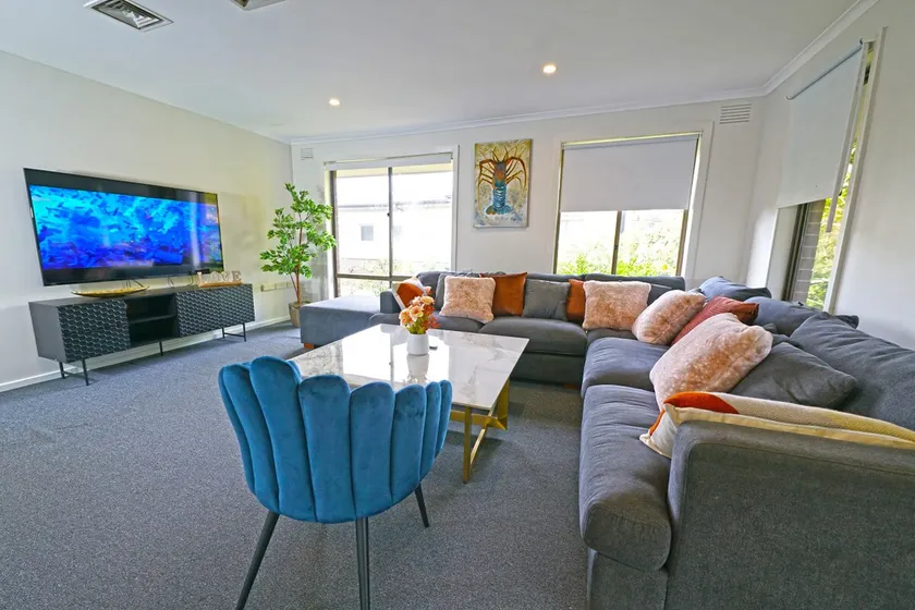 Maroondah 3BR Brick Entire Home Free Wi-Fi Parking - Image 1