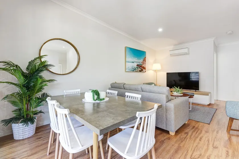 MARJ12 Modern Spacious Duplex Family Stay - Image 1