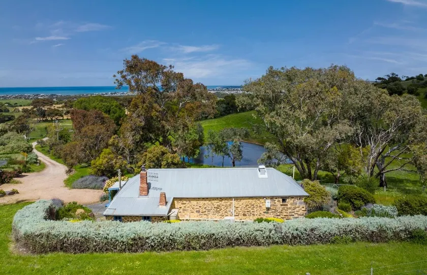 Brooklands Cottage 60 Heysen Rd Port Elliot - Linen Included - Image 1