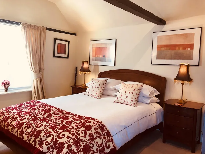Blue Cow Luxury Cosy Cottage - Bed and Breakfast - Image 1