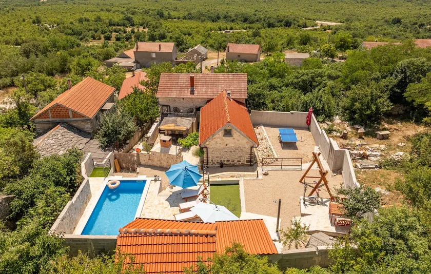 Kamen Vacation House - Image 1