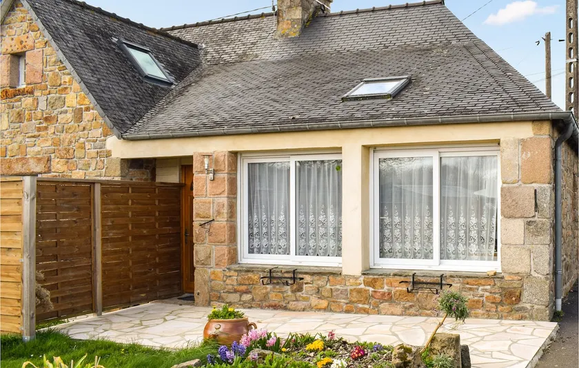 Amazing home in Quemperven with WiFi - Image 1