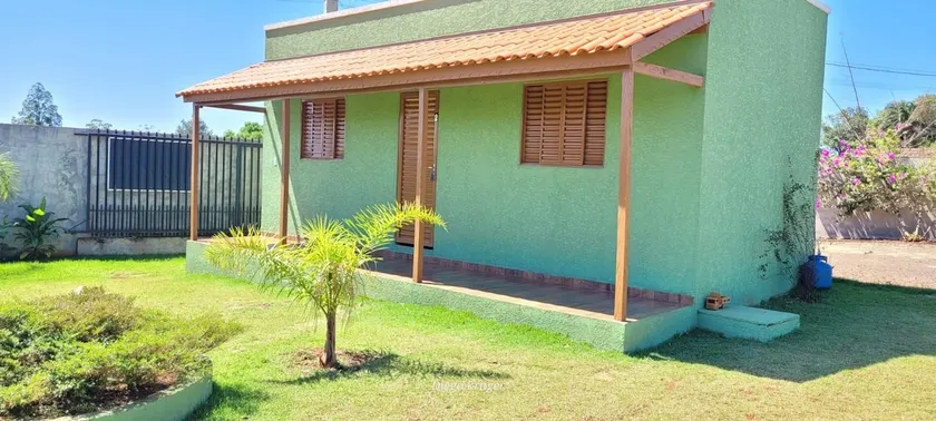 Micro house near waterfalls - Image 1