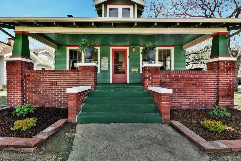 Vintage Home Facing Golf Course! - Image 1