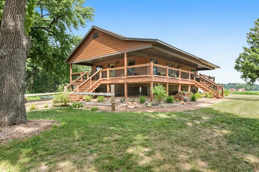 Inviting Home with Game Room & Firepit - Image 1