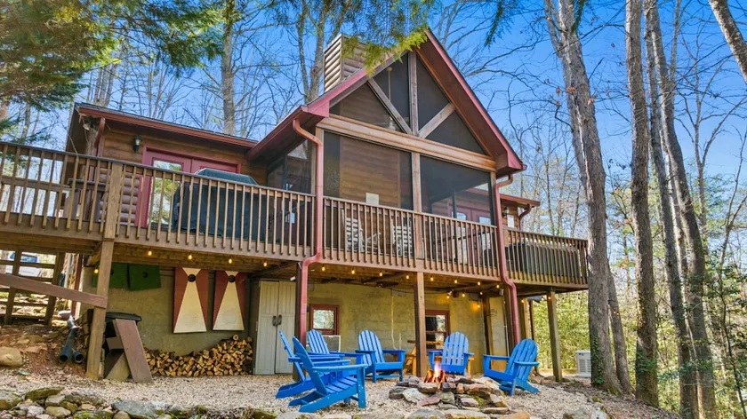Catching Fireflies Cabin: Family Getaway | Hot Tub - Image 1