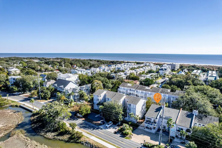 3 Bed/3.5 bath townhouse - Stunning marsh views!  Walk to beach! - Image 1