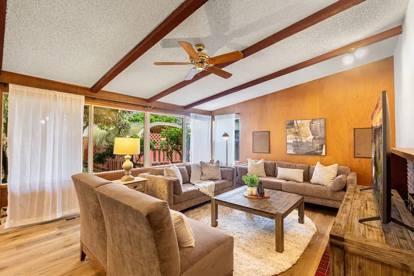 Spacious Mid Century Modern Sunroom Rambler - Image 1