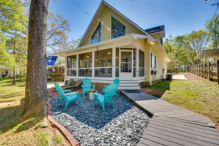 Lake Hartwell Vacation Rental w/ Boat Dock & Slip! - Image 1