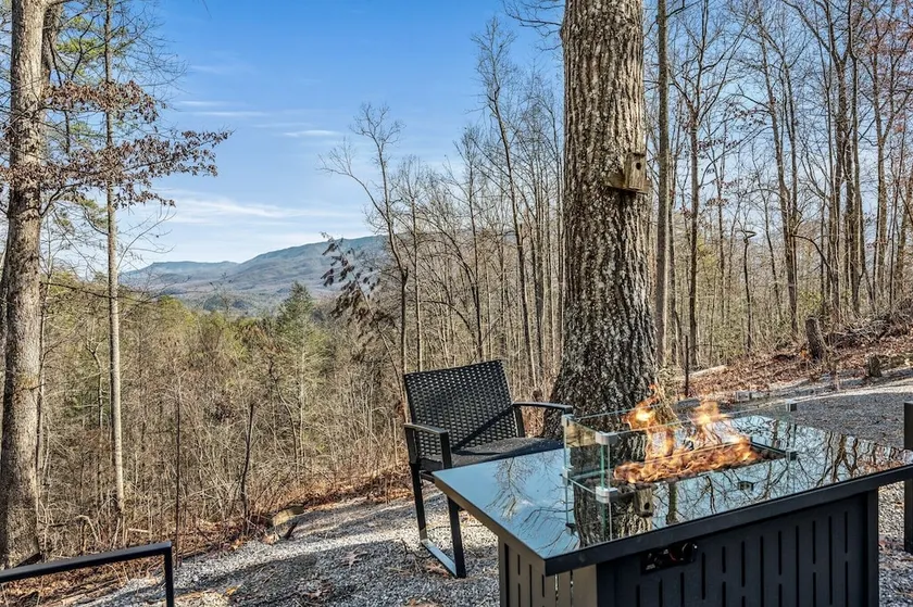 🥰 Cozy Mountain Cabin 🛀🏼 Hot tub⚡️Wifi ⭐ Dollywood - Image 1