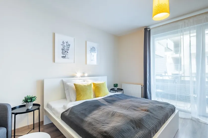 Modern - NEW - Balcony - Comfy - Easy Parking - Image 1
