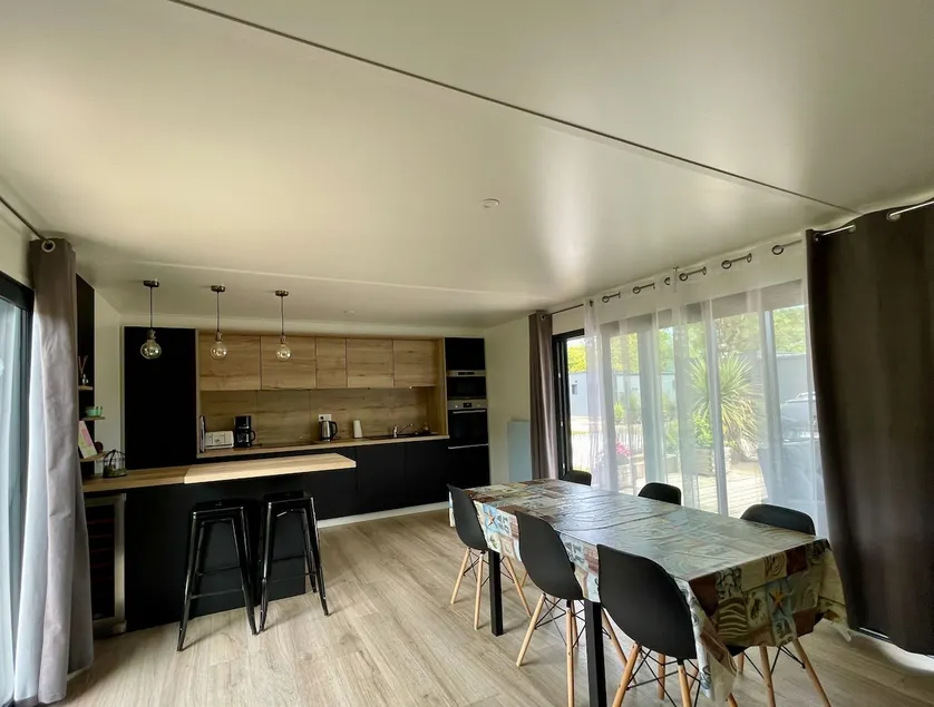 Modern and cosy ecolodge, shared heated pool, Les Mathes - Image 1