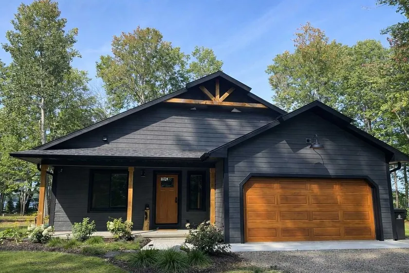 Fox's Den Fence Lake Home - Private with Lake View - Image 1