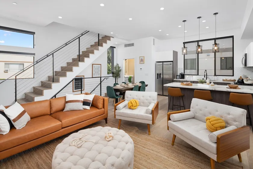 Modern Hollywood Charm - Image 1