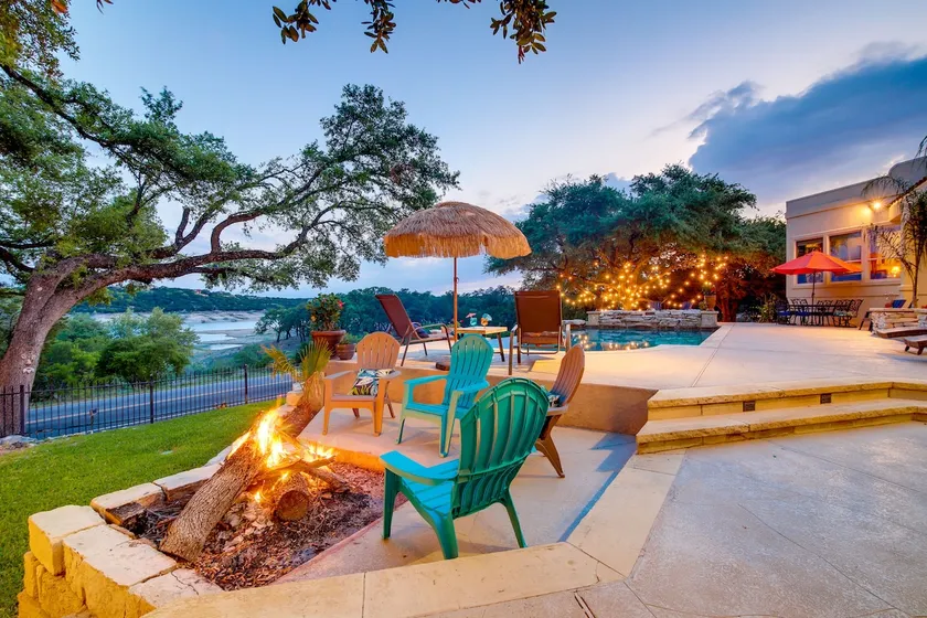 Luxe Lake Travis Vacation Rental w/ Heated Pool - Image 1