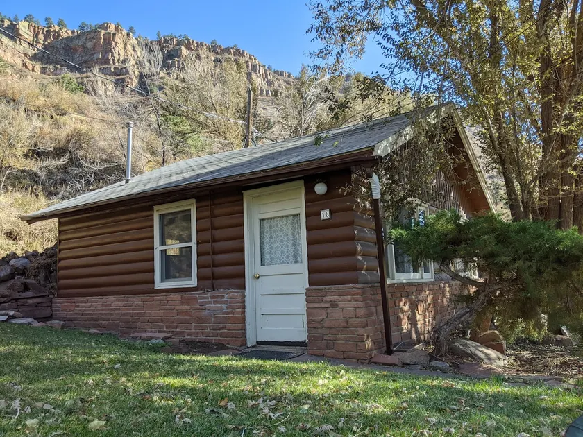 Ridgeview Retreat - Image 1