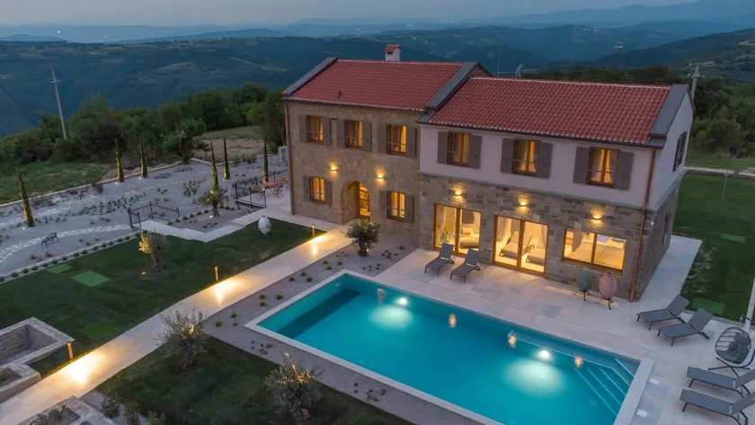 Villa Paradiso dIstria with Spa and heated pool - Image 1