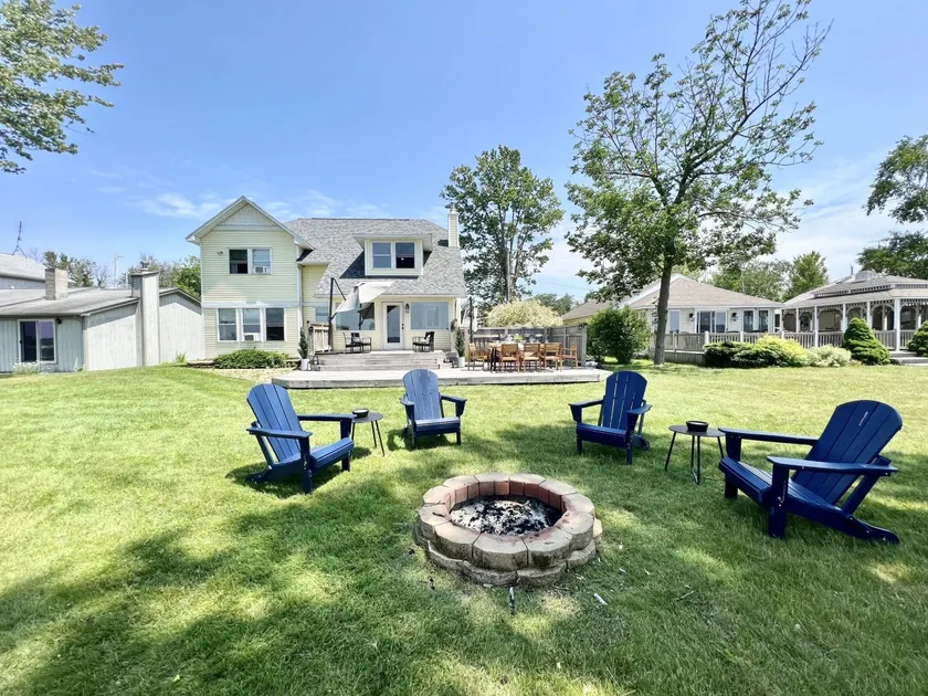 5BR Sandy Pond LAKE HOUSE | Dock | Fire Pit | Pets - Image 1