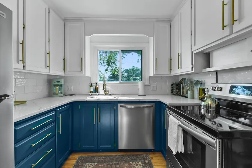 Vintage Modern Mid-Century Gem - Image 1