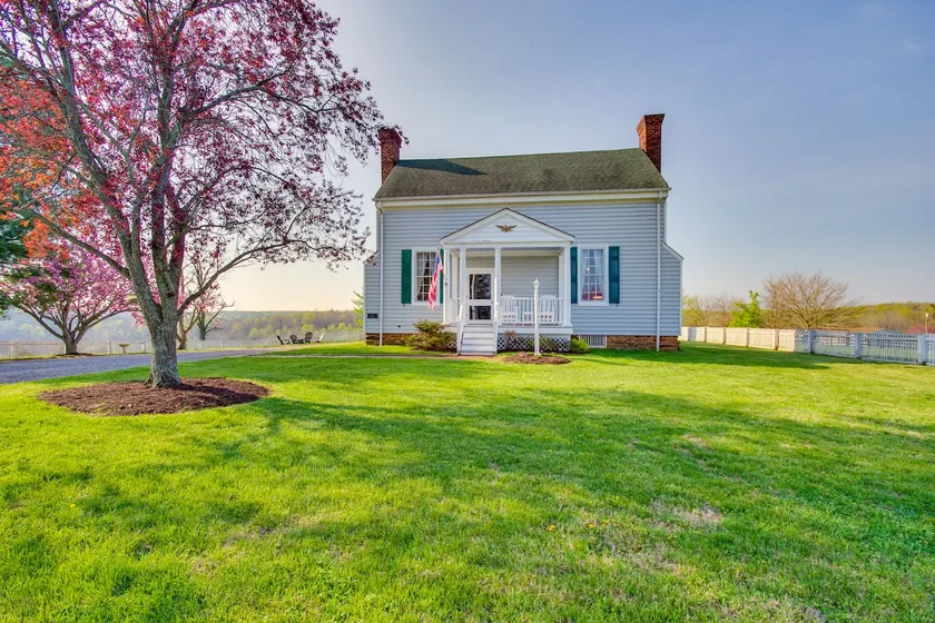 Idyllic Appomattox Home w/ Porch & Rocking Chairs! - Image 1