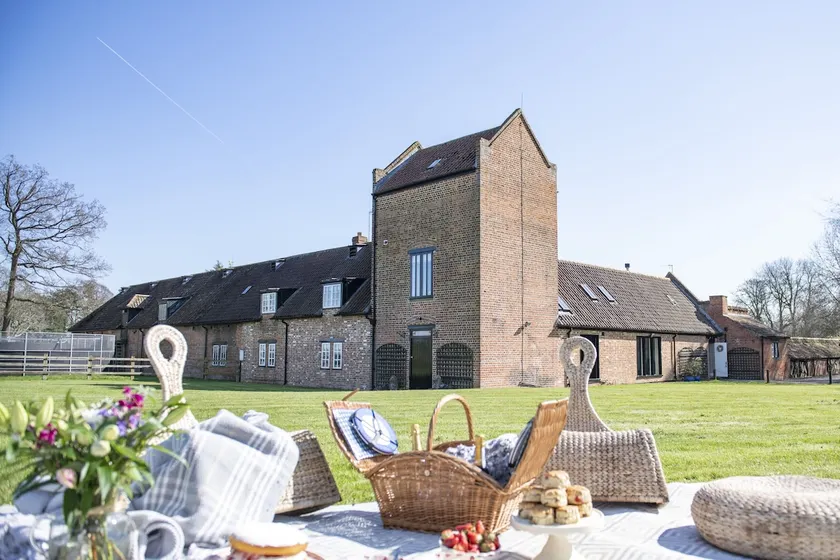 Willowgarth House - Image 1