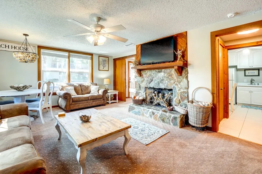 Indian Rocks Beach Cottage, Walk to Beach! - Image 1