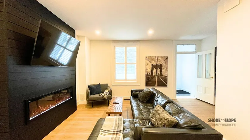 The 1883 Century Flat Suite - Image 1