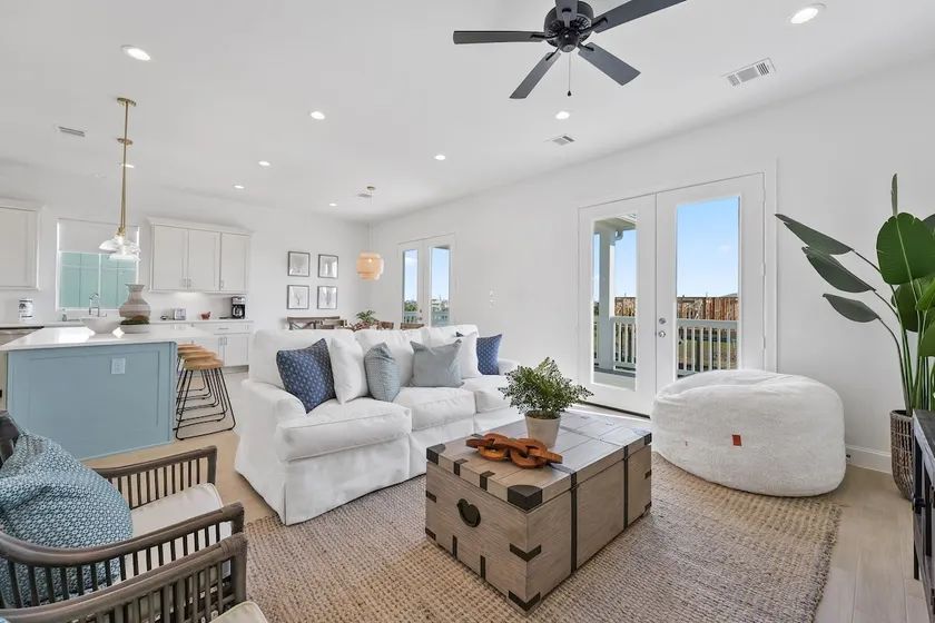 Galveston Beach House with Water Views - Image 1