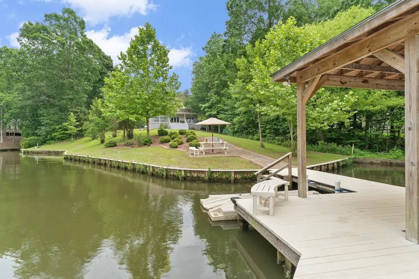 Fall Fun in Lakeside Luxury: Spacious Home, Pet-Friendly, Near Attractions + Hiking - Image 1