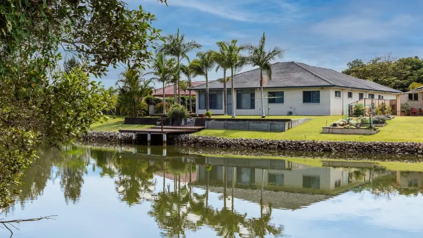 Newport Retreat - Image 1