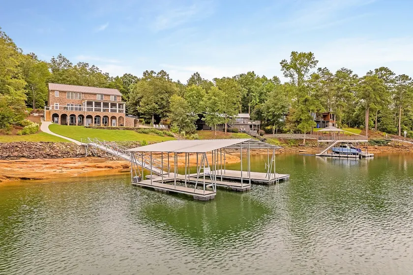 Arches - Artisan home on the main body of the lake, 2 covered boat slips - Image 1