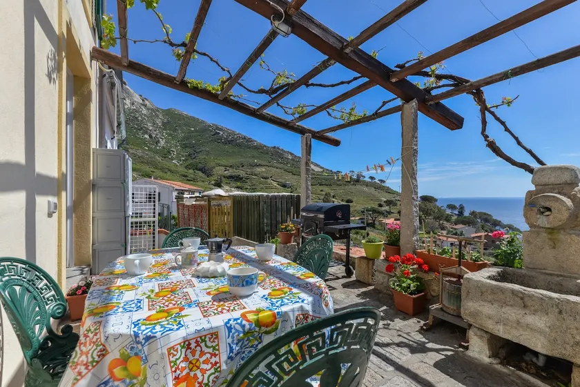 Appartamento \"Casa Ebaté\" con vista mare, terrazza e Wi-Fi - Image 1