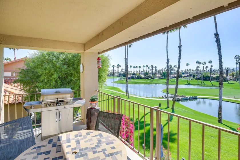 Lake, Mountain & Golf Views: Palm Valley Retreat - Image 1