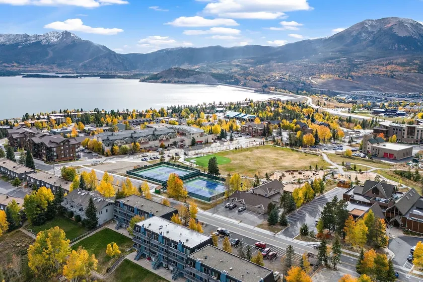 Lake Dillon Views! Summer Sun & Mountain Fun - Image 1