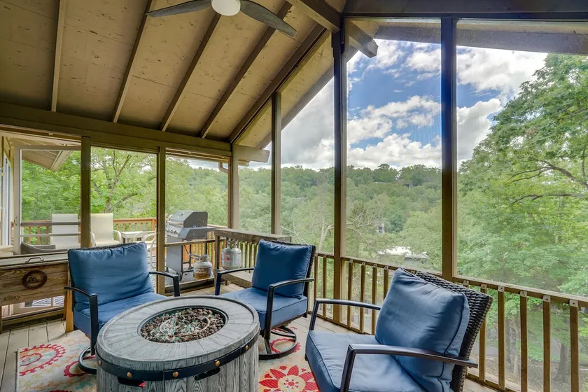 Walk to Lake: Osage Beach Home w/ Grill! - Image 1