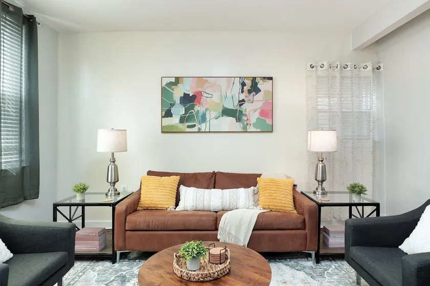 Bridgeport Boho Chic Vibes - Image 1