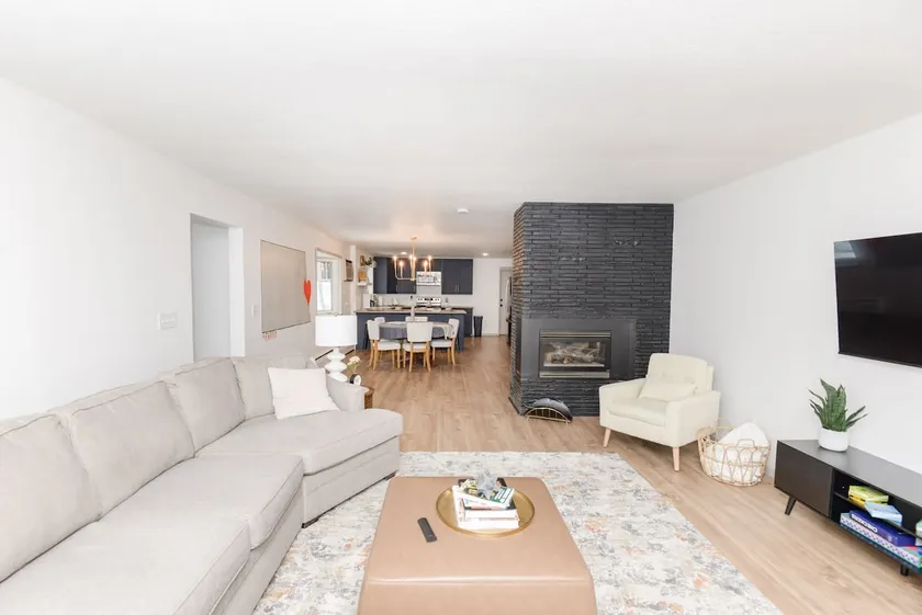 NEW Remodeled Townhome in Central Fargo - Image 1