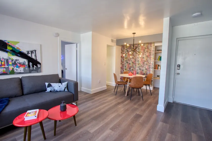 1BR Near Wynwood | Pool & Parking - Image 1